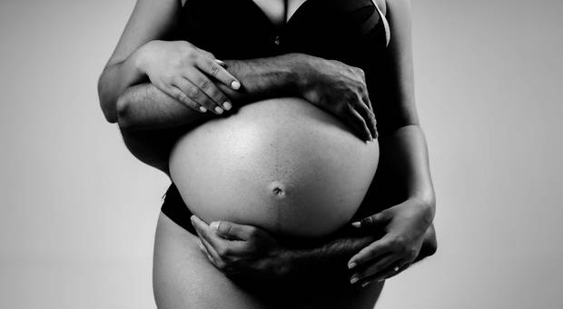 Gestante Estúdio de ENSAIO GESTANTE COM MAMÃE DEISE