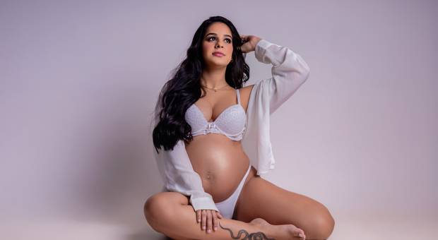 Gestante Estúdio de ENSAIO GESTANTE COM MAMÃE MARIA EDUARDA