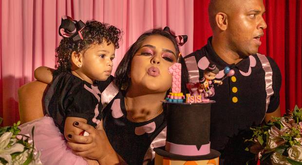 Aniversário  de ÍSIS