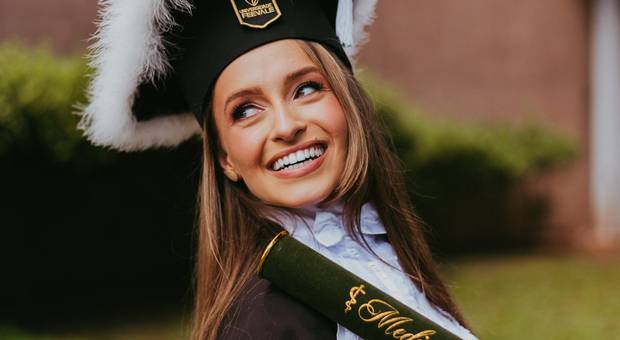 Ensaios de Ensaio de Prova de toga na Feevale em Novo Hamburgo, RS - Curso de Medicina Maiara