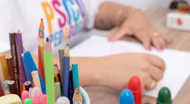 Corporativo de Bruna Cró Psicopedagoga - ensaio de marca pessoal
