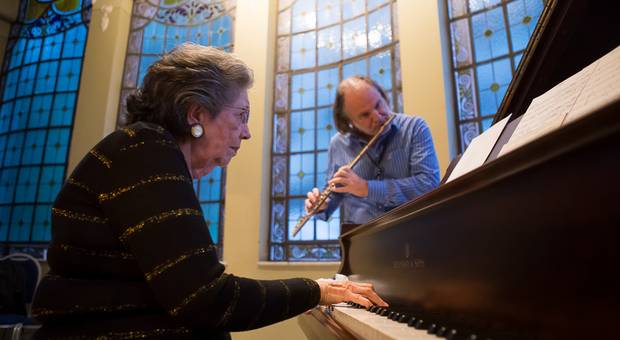 Corporativo de Piano ao cair da tarde
