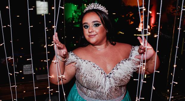 Xv anos de Julia Gazalle