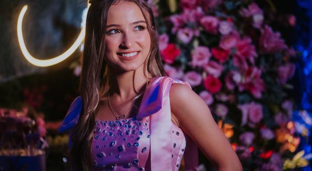 Xv anos de Vitória Salazar 