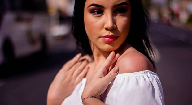 ENSAIOS FEMININOS de ENSAIO  |  JÚLIA HELENA 