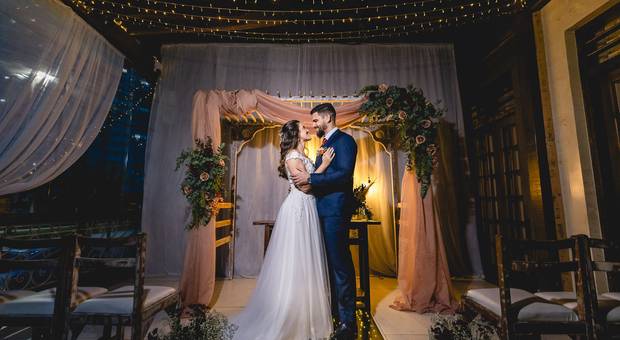 Casamentos de Yasmin e Adam
