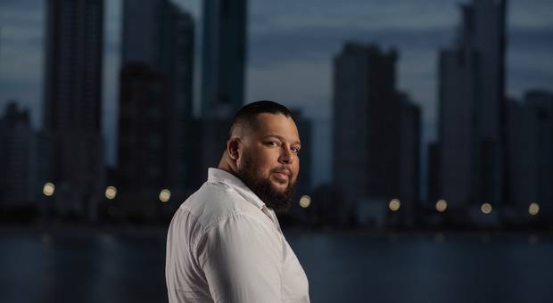 Publicidade de Institucional Ismael Laca portas MIX