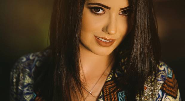 Feminino de Lais Michelon 