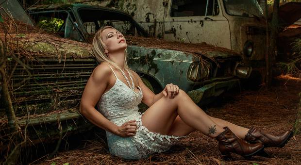 Feminino de Juliana Pianesser