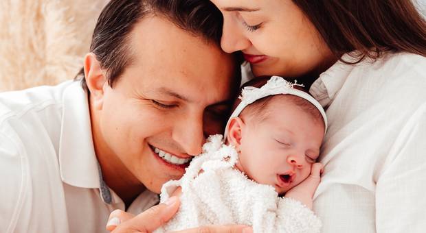 familia de CELINE NOS PRIMEIROS DIAS DE VIDA