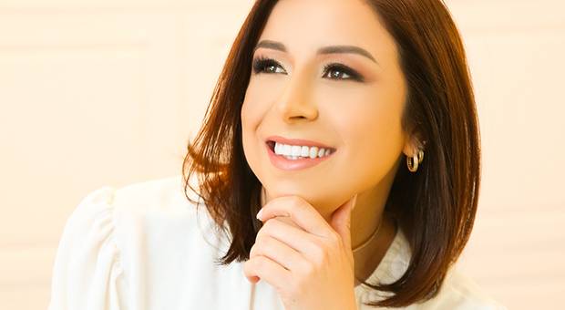 Feminino de Ensaio Elisa