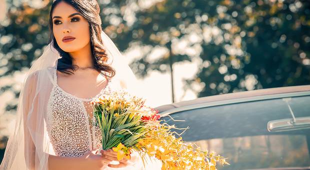 Feminino de ANA JÚLIA