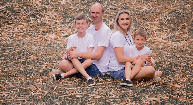 Família de CRISTIANO, ANDRÉIA, DAVI e FELIPE