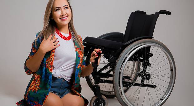 Feminino de FRANCIELE STANG