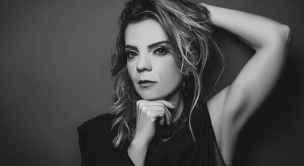 Feminino de Leia Carolina Lucio 