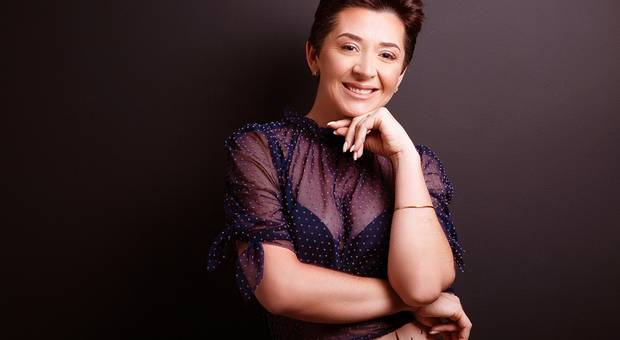 Feminino de Debora Pesente 