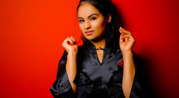 Feminino de Mayara Moraes Camargo