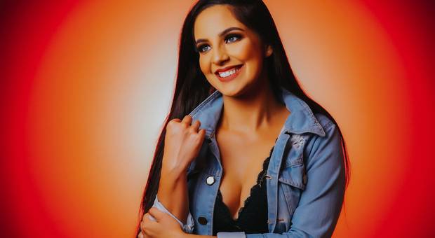 Feminino de Laura Kummer