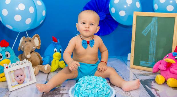 SMASH THE CAKE de CARLOS