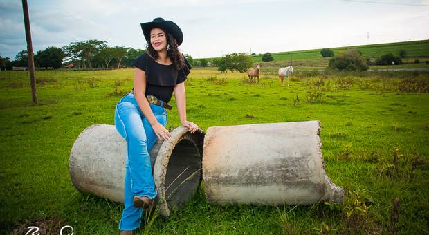 PRÉ DEBUTANTE de FERNANDA CUSTÓDIO