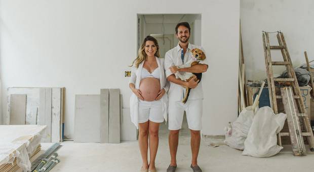 FAMÍLIA de ENSAIO DE GESTANTE EM CASA | À ESPERA DE UM BEBÊ E DE UM APÊ 