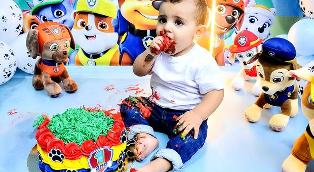 SMASH THE CAKE de ALEX