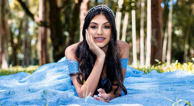 15 anos de Ensaio da linda Debutante Nicoli