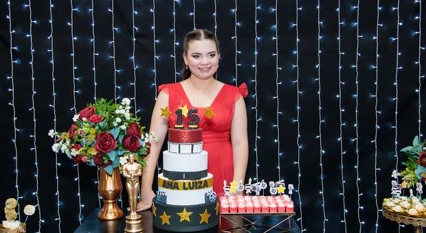 15 anos de Festa da linda jovem Debutante Ana Luiza
