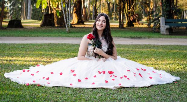 15 anos de Ensaio com a linda Debutante Sophia