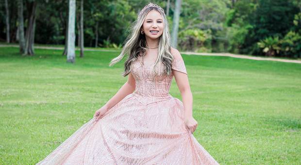 15 anos de Ensaio com a linda Debutante Gabriela 