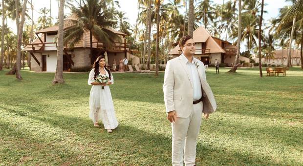 Na Praia de Izabel & Romero - First Look