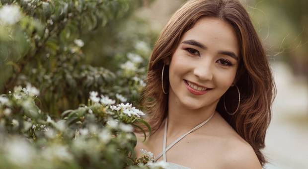 15 anos de Júlia XV