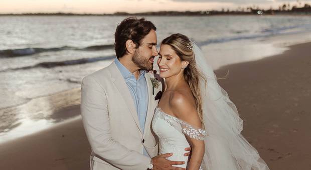 Na Praia de Nicolle & André