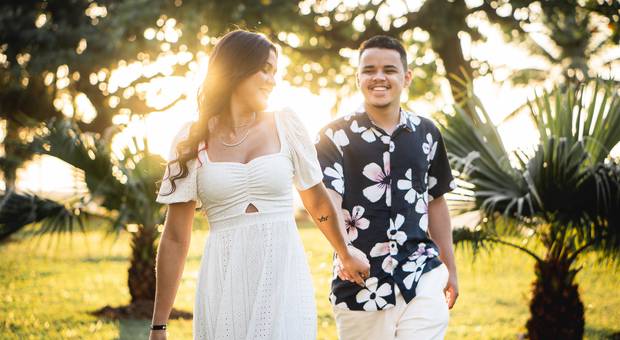 ENSAIO DE CASAL de ENSAIO PRE CASAMENTO NA PRAIA DE SANTOS - SP