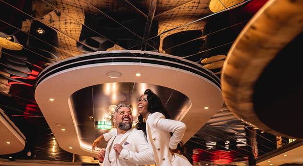 ENSAIO DE CASAL de ENSAIO PRE CASAMENTO NO NAVIO CRUZEIRO MSC SEASHORE