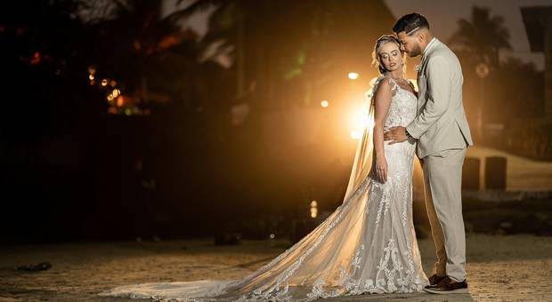 CASAMENTO de CASAMENTO PÉ NA AREIA NA CASA CANOA (GUARUJÁ-SP)