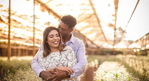 ENSAIO DE CASAL de ENSAIO PRÉ WEDDING EM HOLAMBRA