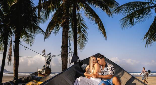 ENSAIO DE CASAL de ENSAIO PRE WEDDING NA PRAIA GRANDE