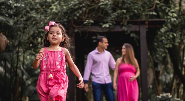 GESTANTE de ENSAIO DE GESTANTE NO JARDIM BOTANICO DE SANTOS