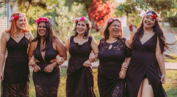 Ensaio feminino de Formandas Unopar Pedagogia