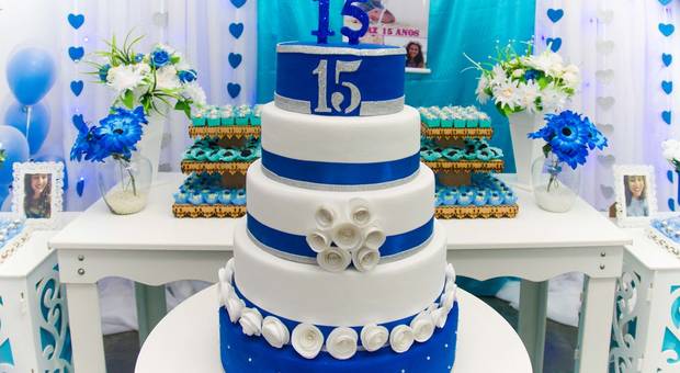 Debutante 15 anos de Festa Surpresa de 15 anos - Jênifer 