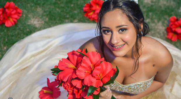 Debutante 15 anos de Ensaio Debutante - Thaís Bonckhorny 