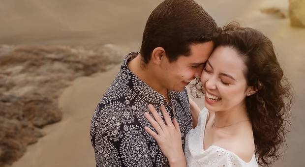 Pré Wedding / Ensaios de Bruno + Tássani - Da terra do sol nascente para viver um amor nas terras tupiniquins!