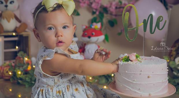 Acompanhamento de Smash the cake Cecília - 1 aninho