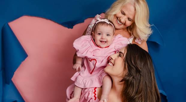 Estúdio de Ensaio Fotográfico de Dia Das Mães em Estúdio em João Monlevade, MG - Chimene