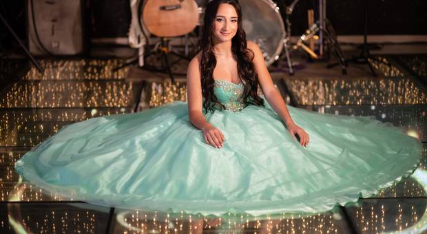 Debutante de Festa de 15 anos da Dudinha 