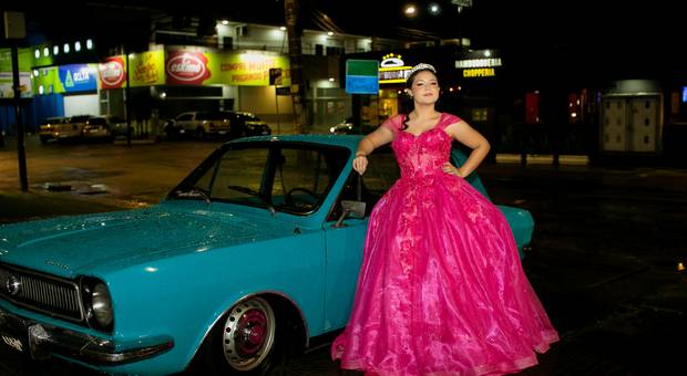 Debutante de Festa de 15 anos da Mika 