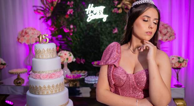 Debutante de Festa de 15 anos da Nathalia 