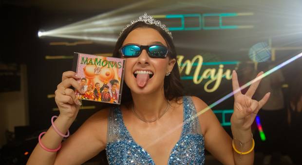 Debutante de Festa de 15 anos da Maju