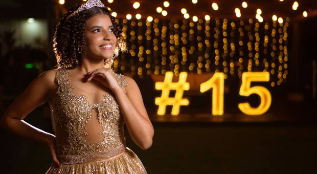 Debutante de Festa de 15 anos da Maju 
